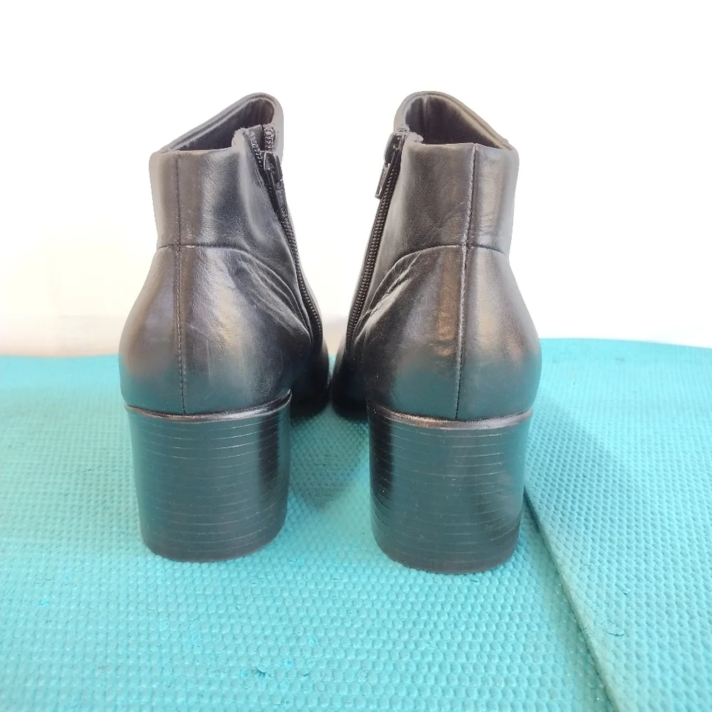 Vintage Thom McAn Women's Leather Ankle Boots Black 9.5W